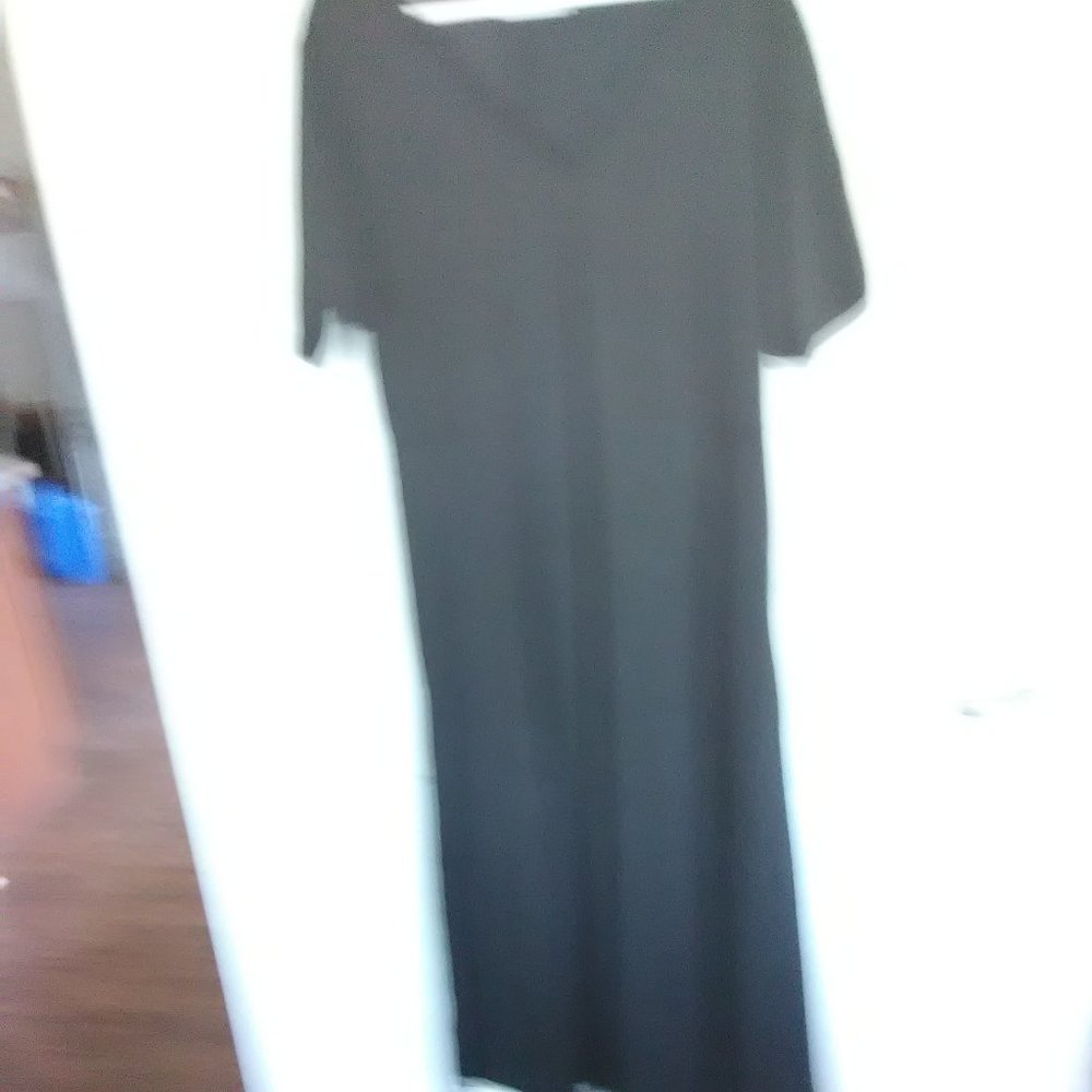 Short sleeve black maxi dress